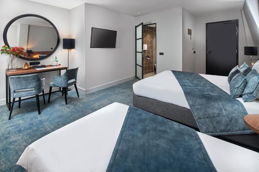 Boutique Hotel First City