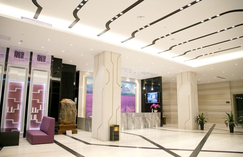 Lavande Hotels Shenzhen Longgang Dayun Center Jixiang Metro Station