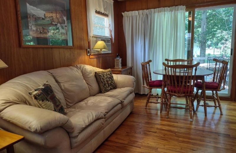 Cozy Creek Cottages