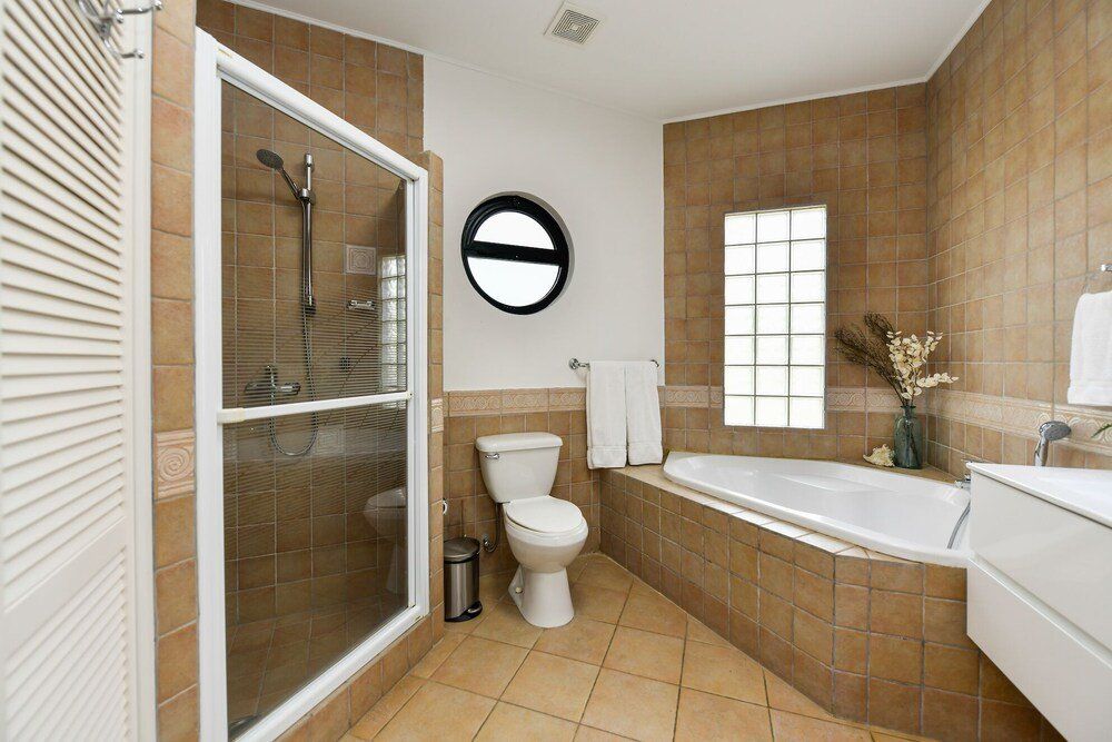 NEW Gorgeous Listing with Hot Tub Golf Course View in Tierra del Sol