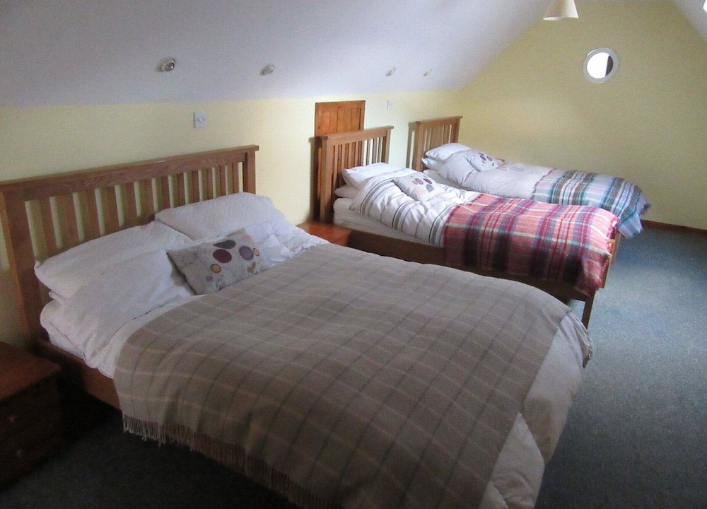 Kestrel, Longhouse Cottages