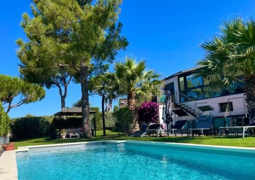 L'ESCALE COTE BLEUE VILLA & Spa