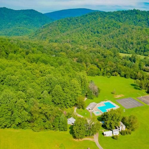 Graves Mountain Farm & Lodges