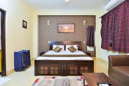 Studio Serviced Apartments near Fortis Hospital