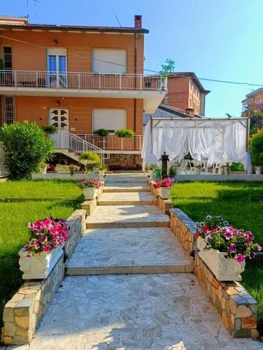Outdoor Pictures 1
