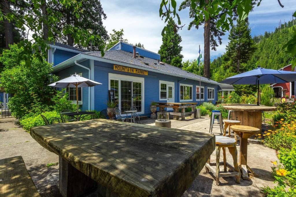 Westfir Lodge