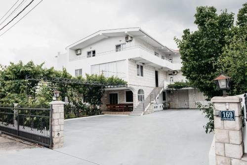Guest House Lalic