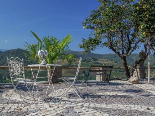 Fabulous Apartment in Modigliana with Swimming Pool