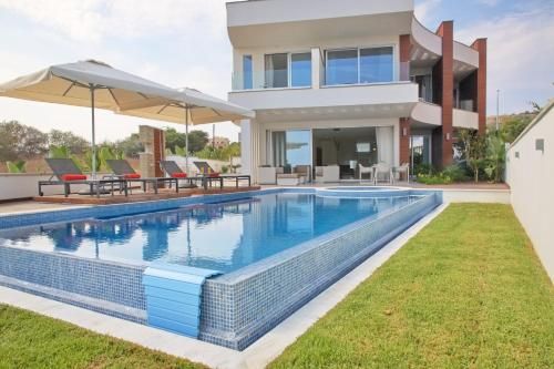 Pearl Luxury Beachfront Villas