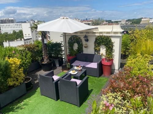 DERNIER ETAGE TERRASSE Pte St Coud