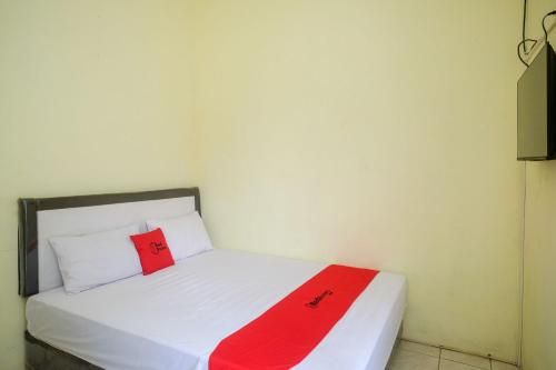 Tentrem Syariah Guest House near BSB City Semarang RedPartner