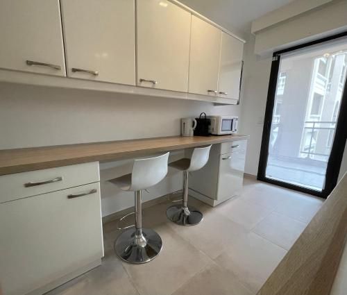 Domaine D'Ahmosis, modern 2 bedrooms refurbished apartment, f3 moderne fraichement rénové