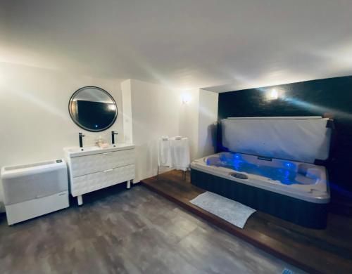 Mieuxqualhotel jacuzzi privatif Le carré