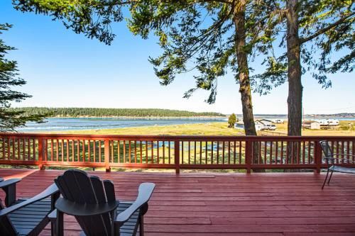 Marrowstone Island Beach Cabin