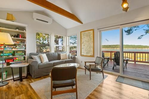Marrowstone Island Beach Cabin