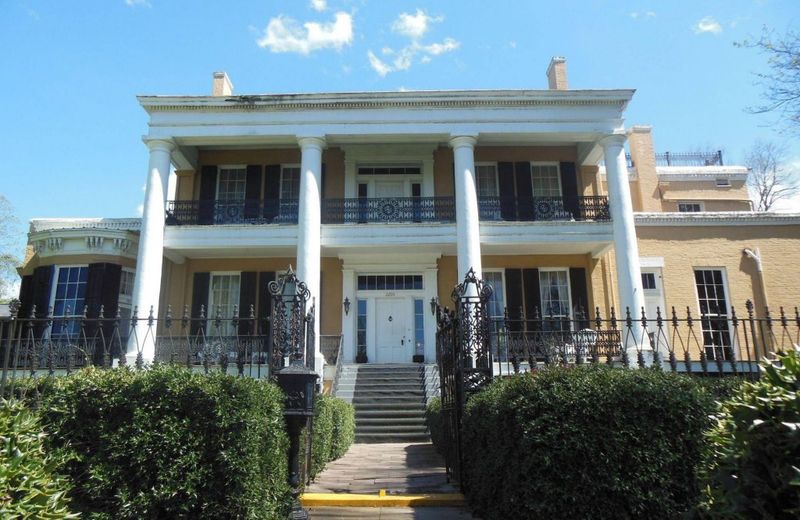 Cedar Grove Mansion Inn & Restaurant