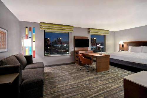 Hampton Inn & Suites Las Vegas Convention Center