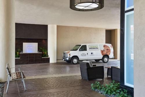 Doubletree By Hilton Fullerton
