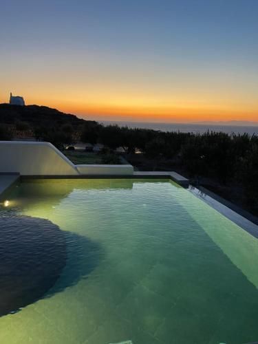 Saint John Oia-Luxury Private Pool Villas