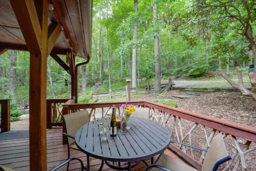Gorgeous Log Cabin with 2 Decks and Fireplaces!