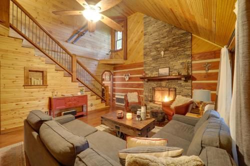 Gorgeous Log Cabin with 2 Decks and Fireplaces!