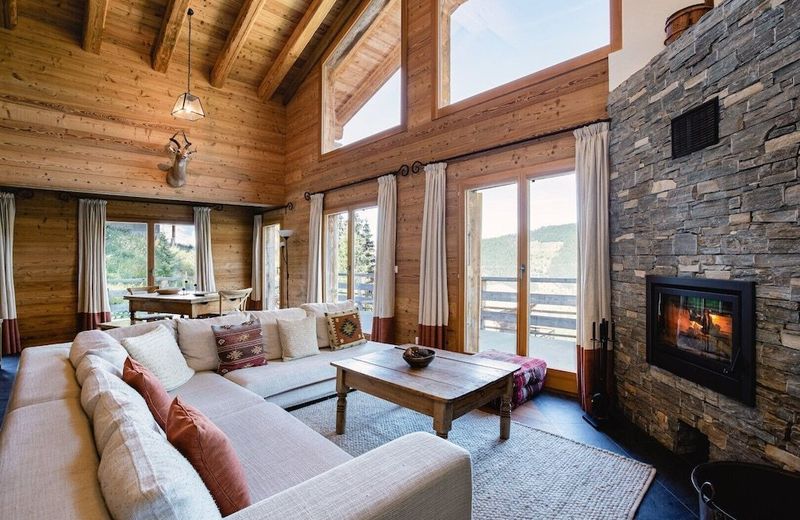 Authentic Swiss Spa Chalet Hot Tub & Sauna