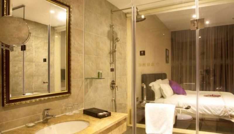 Qiaodu Hotel (Jiangmen Light Rail Station)