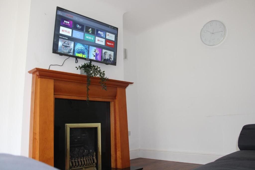 Cosy 3 bedroom house in quiet residential area
