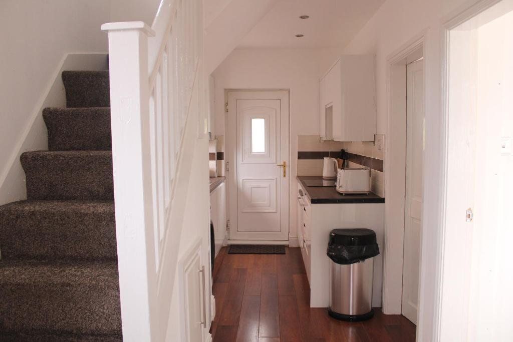 Cosy 3 bedroom house in quiet residential area