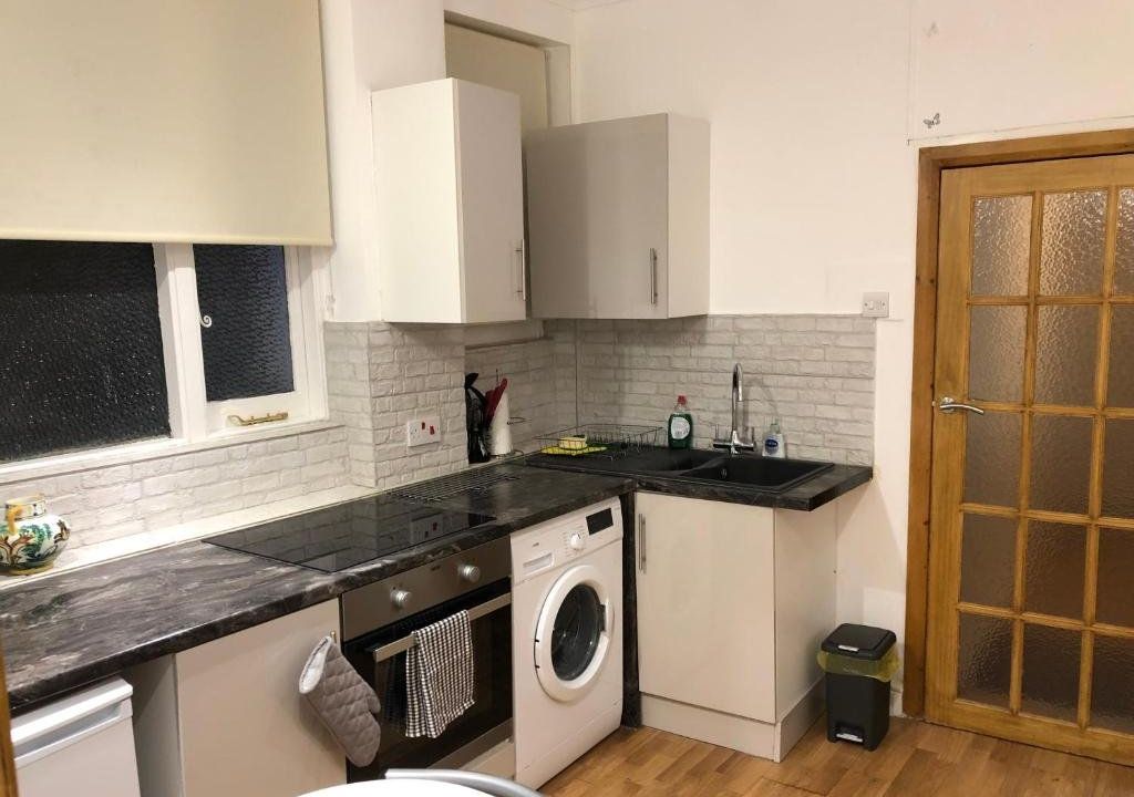 Modern Apartment in Twickenham Highstreet