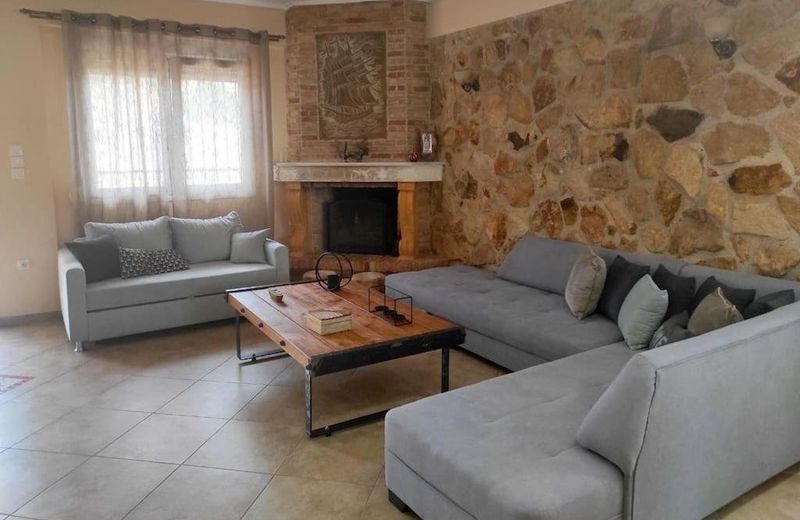 Nikos House Megara