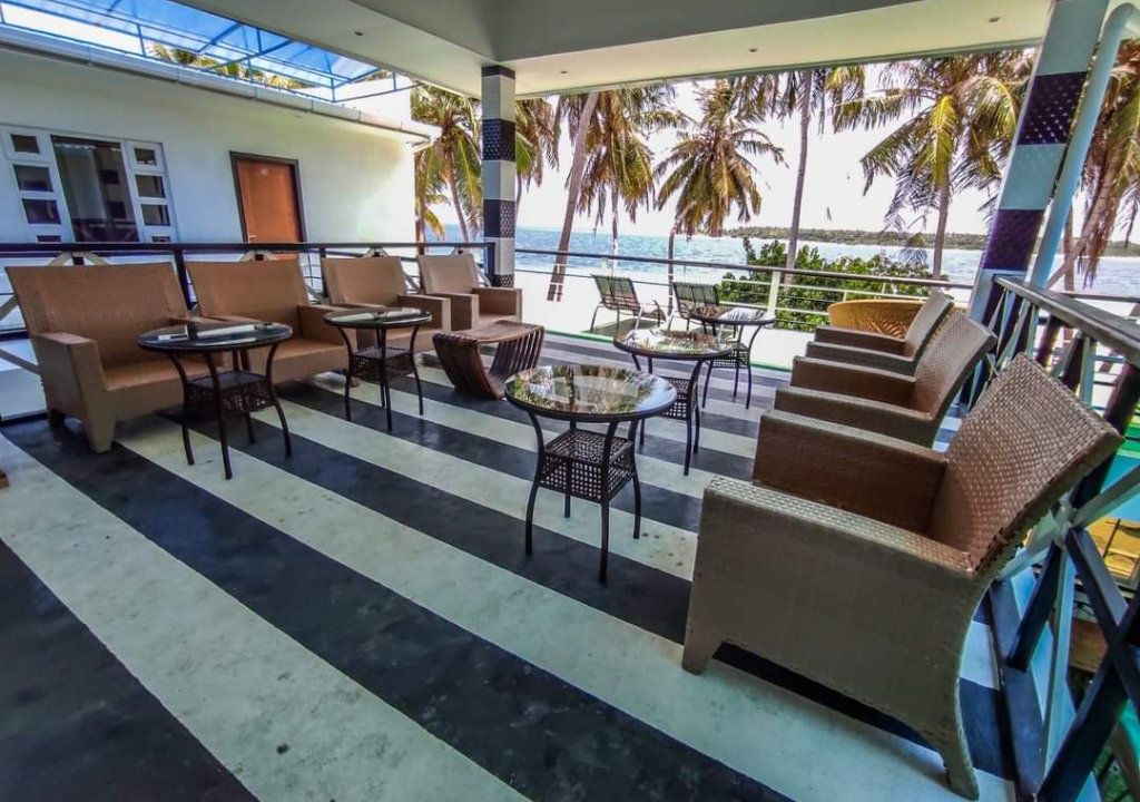 Dhonfulhafi Beach View & Spa Guest House