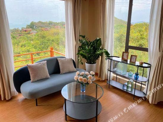 Luzui Hotel