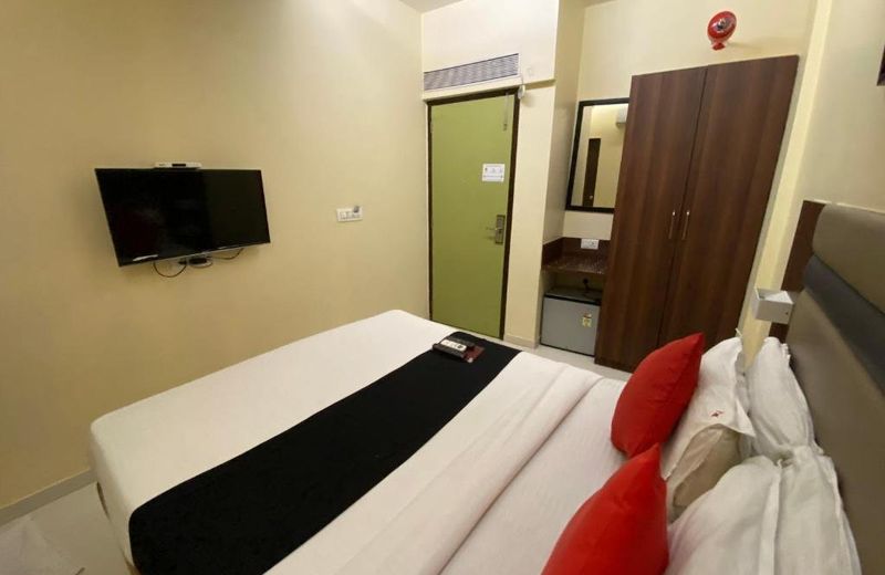 Hotel Regal International-Near Mumbai International Airport