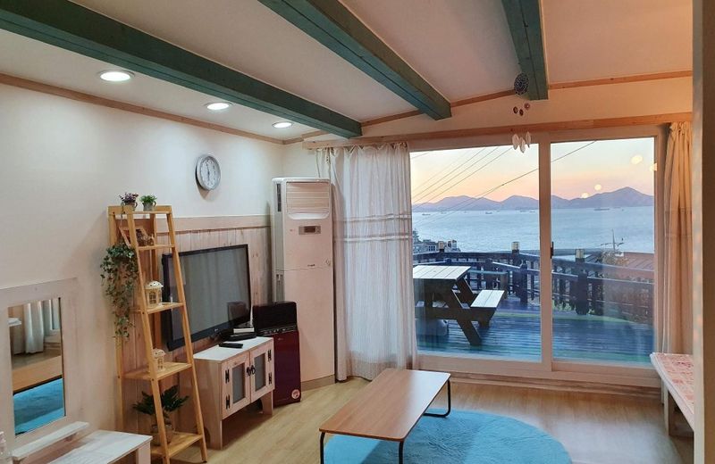 Namhae Gooreum Yeolmae Pension