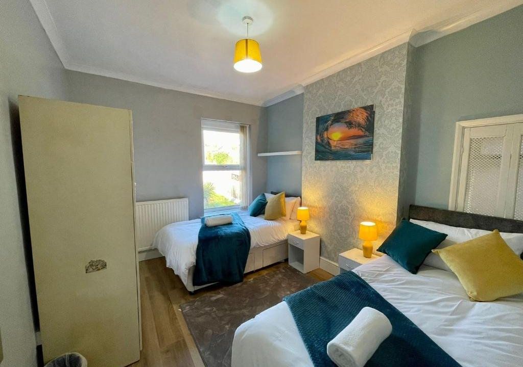 HILLTOP PLACE SUITES near MEADOWHALL