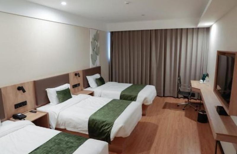 GreenTree Inn Express Shandong Qingdao Chengyang District Aodong Road