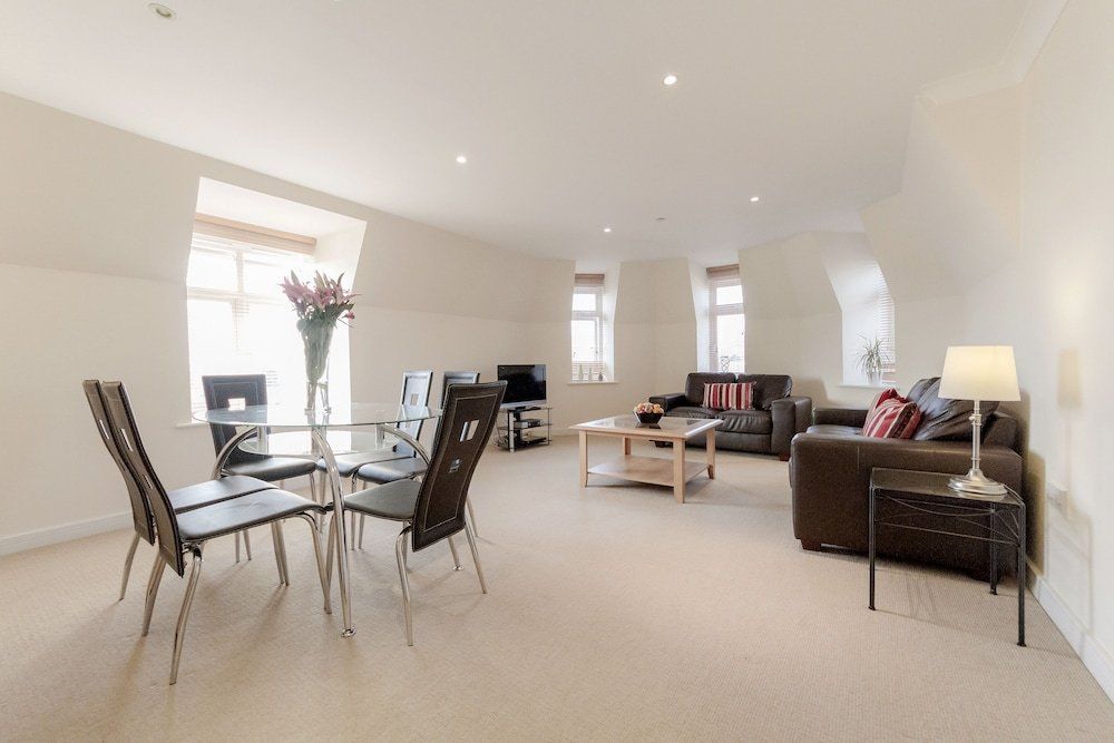 Roomspace Serviced Apartments - Royal Swan Quarter