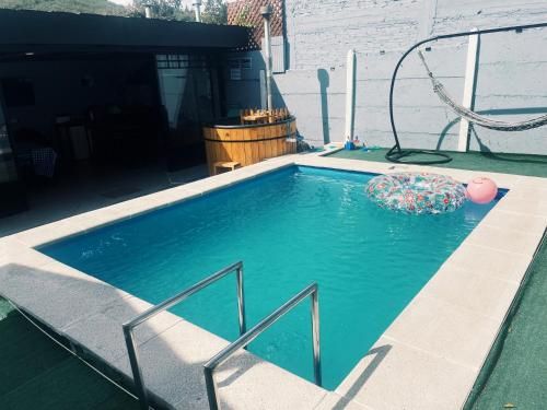 CASA con quincho, piscina y tinaja, Playa San Alfonso y Laguna