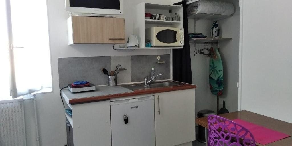 Chambre 1 PERSONNE et STUDIO 1 personne Avec Entrée Libre et Salle de Bain Privée
