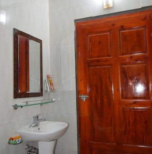 Van Long Family Homestay