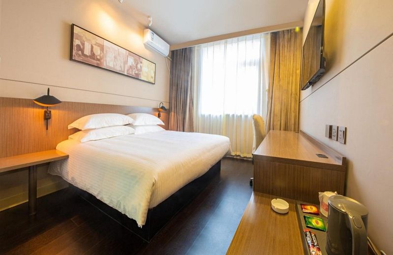 Jinjiang Select He Ze Juan Cheng Jian She Road Hotel