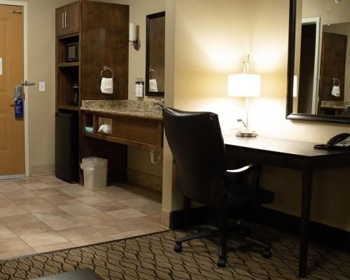 Holiday Inn Express & Suites - Williston, an IHG Hotel