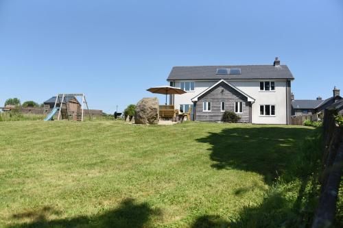 Maen Llwyd