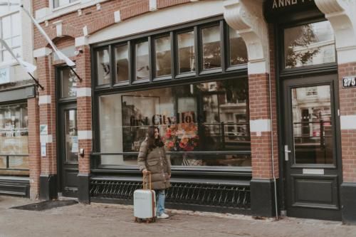 Boutique Hotel First City