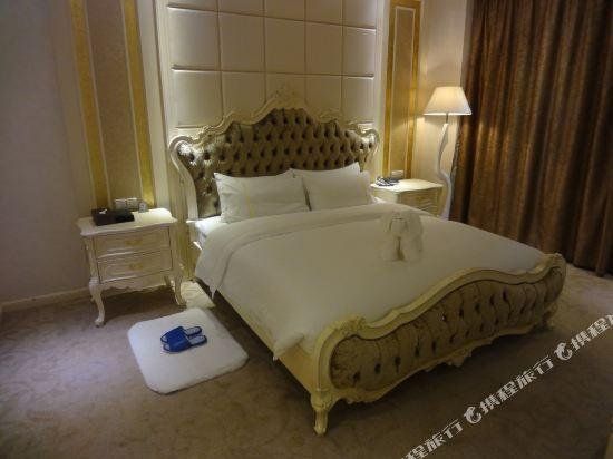 Island Hotel