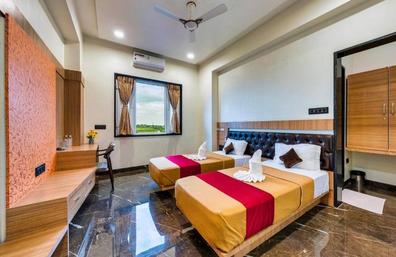 Hotel Chandradeep Regency