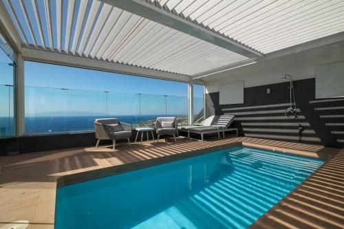 100 meters LUX Apartment with private pool and tarase