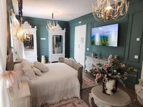HOTEL BOUTIQUE IULIA 5 ESTRELLAS