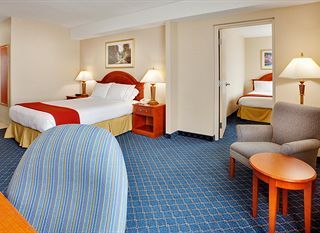 Фото отеля Holiday Inn Express Hotel & Suites Barrie, an IHG Hotel
